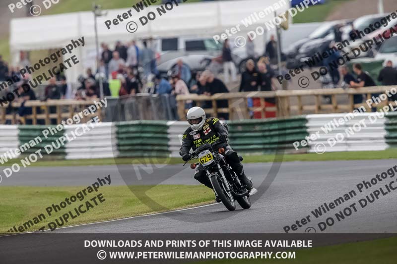 Vintage motorcycle club;eventdigitalimages;mallory park;mallory park trackday photographs;no limits trackdays;peter wileman photography;trackday digital images;trackday photos;vmcc festival 1000 bikes photographs